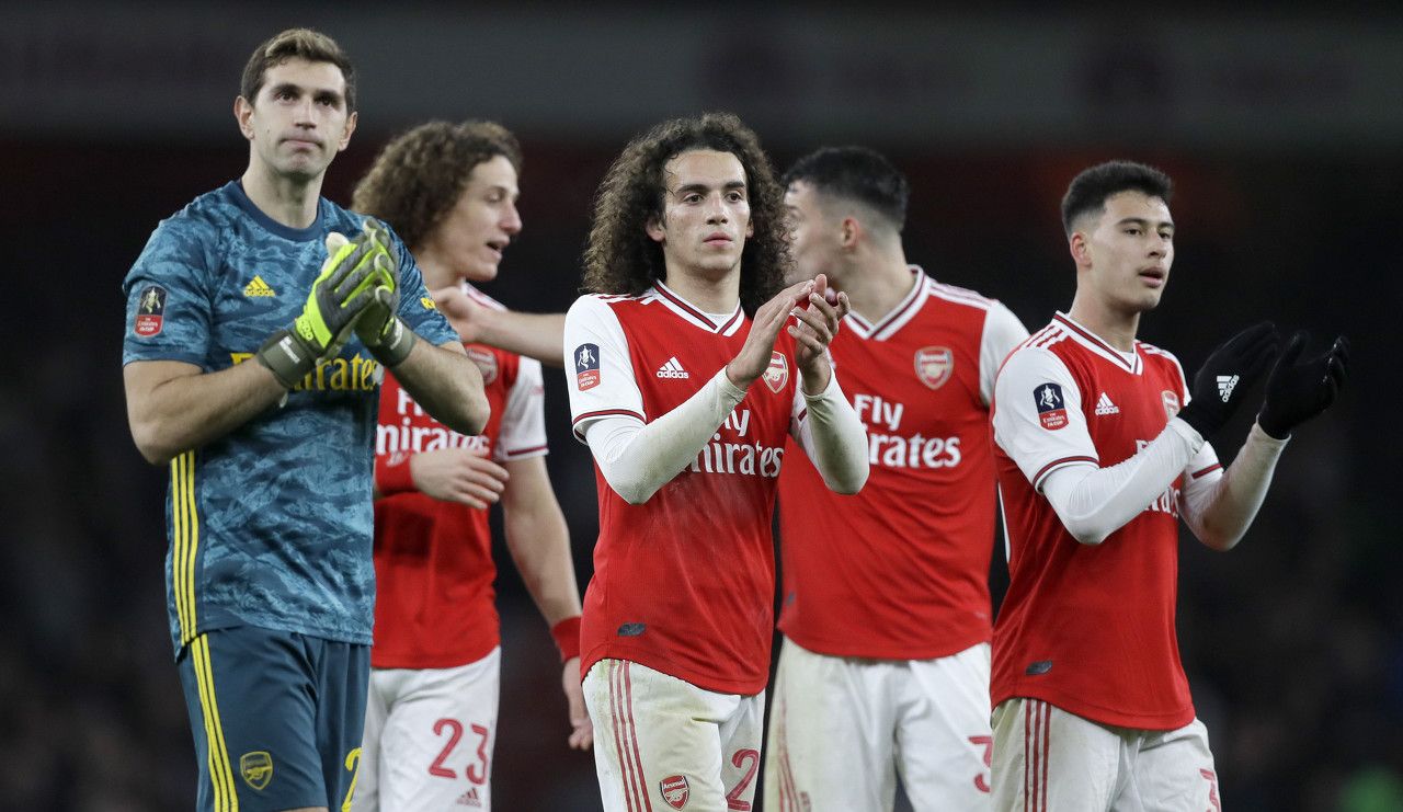 阿德里亚诺：感谢球迷还称我为皇帝；伊布是我合作过最强队友（阿德里亚诺致谢仍称他“皇帝”的球迷：伊布是我生涯最强队友）