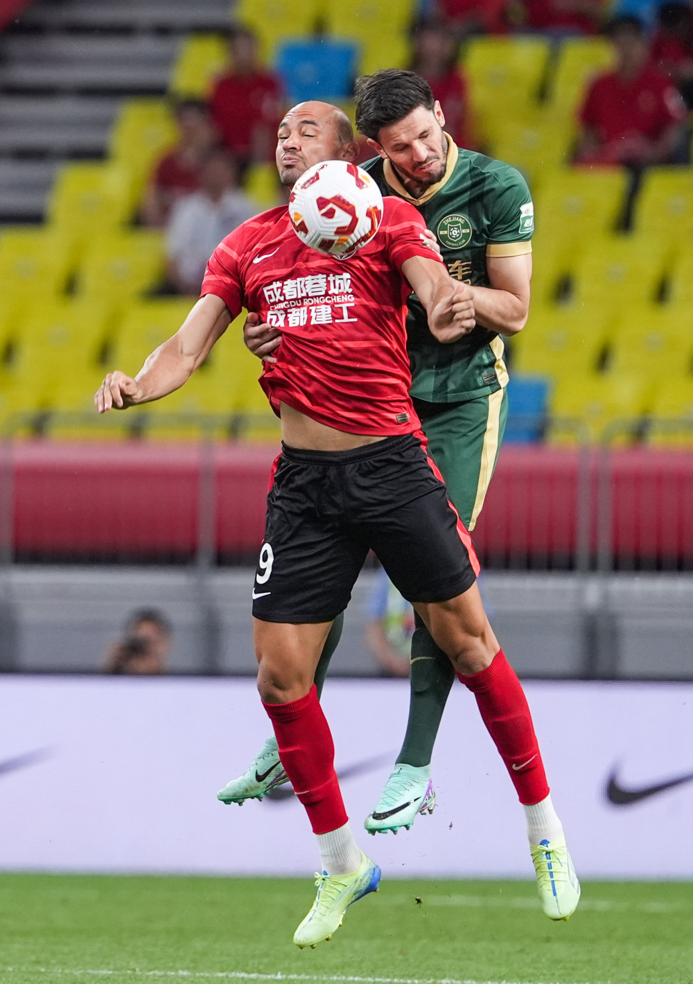 欧冠改制后连续3场破门最年轻榜单：17岁卡尔居首，姆巴佩次席（欧冠改制以来连续三场进球最年轻球员榜：17岁卡尔第一，姆巴佩第二）