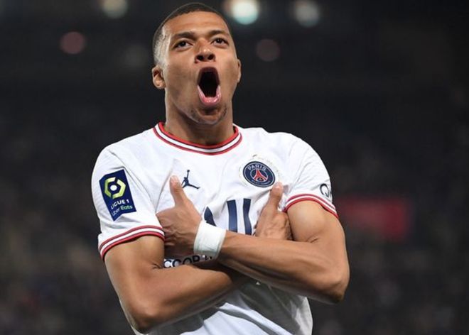 德转列自由转会身价前10：姆巴佩1.8亿欧第1，梅西8000万第2（德转公布自由转会身价前十：姆巴佩1.8亿欧领跑，梅西8000万居次）