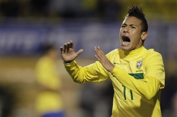 曹永竞：祝贺法比奥获得金靴，接下来继续冲击足协杯（曹永竞向法比奥金靴致贺：下一步全力冲击足协杯）