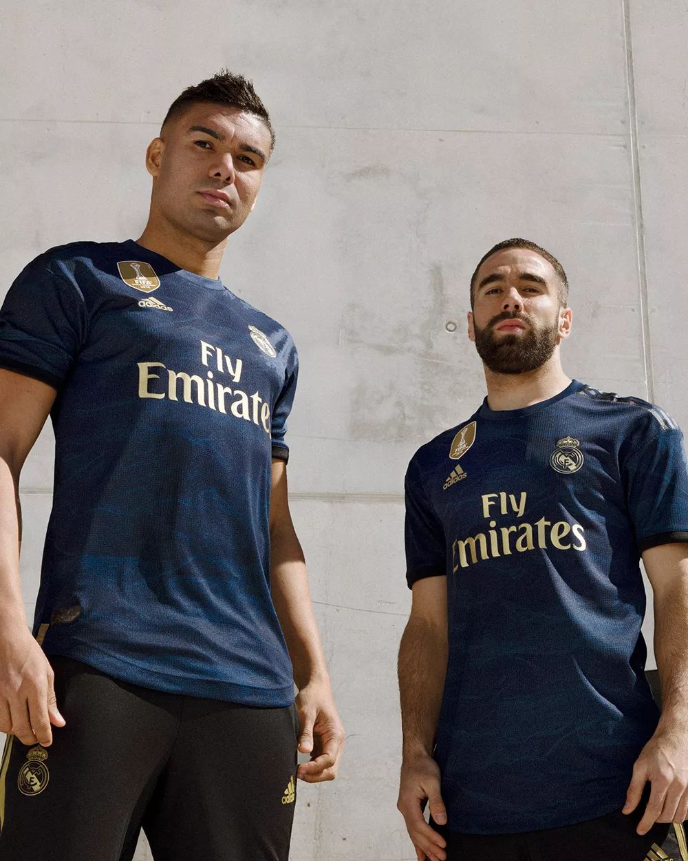 迪乌夫：过去我从没踢过右路，但只要能帮助球队我都愿意去做（迪乌夫：虽未踢过右路，只要有利球队我愿意尝试）