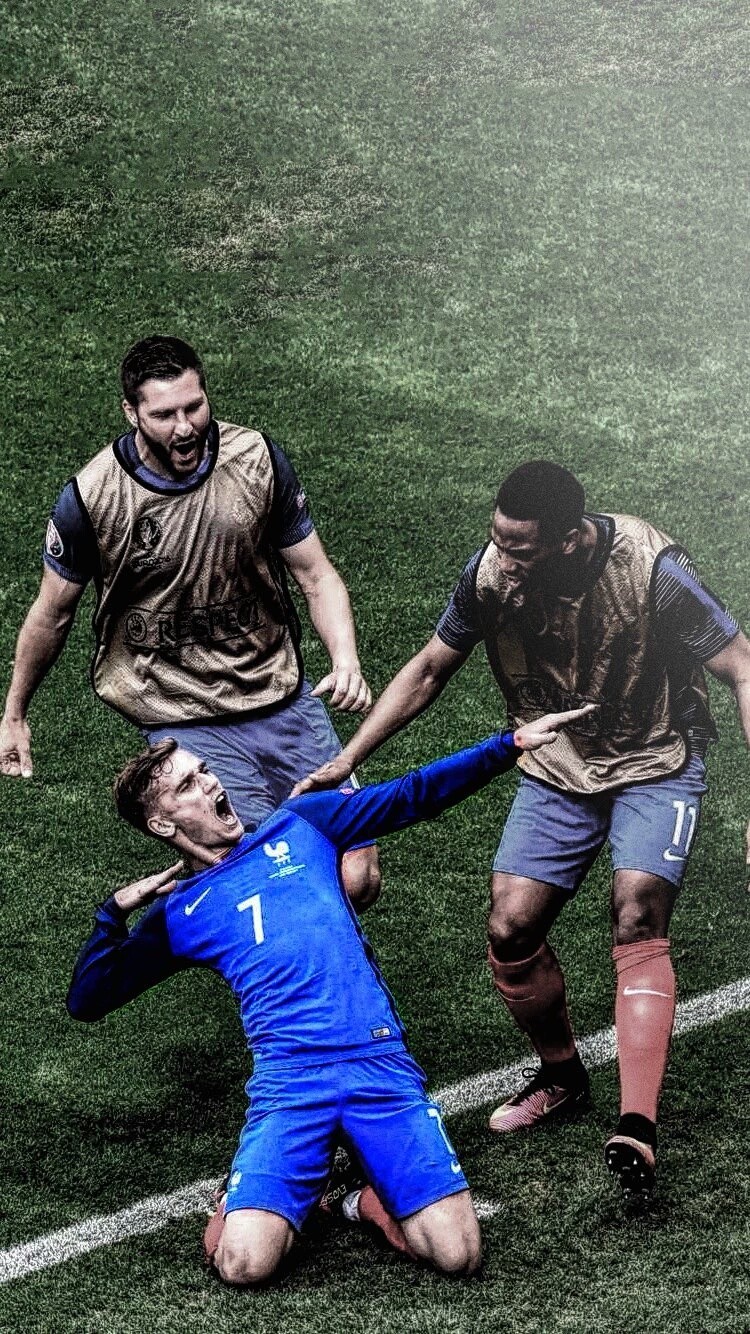 李玮洒成为首位获OPBF金腰带的中国女子拳手，多次在国际赛场取得胜利，正式转型为职业拳击选手。（李玮洒斩获OPBF金腰带成中国女拳第一人，多次在国际赛场告捷并正式转型职业拳手）