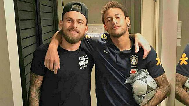 潘德夫：范戴克那次手球应该是点球，裁判决定了比赛的结果（潘德夫直言：范戴克手球该判点，裁判改变了比赛走向）