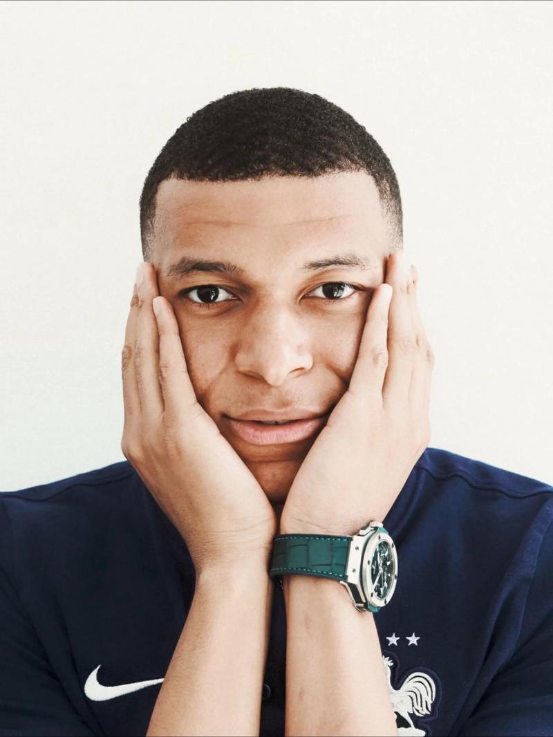 英超赛场亮点：利物浦逆转曼联,（英超焦点：利物浦完成对曼联的逆转）