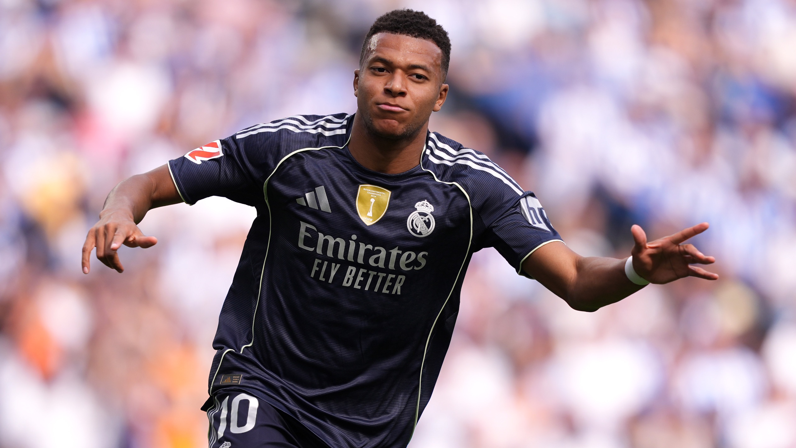 传统环节，弗洛伦蒂诺与曼城CEO索里亚诺赛前共进晚餐（赛前传统：弗洛伦蒂诺与曼城CEO索里亚诺共进晚餐）