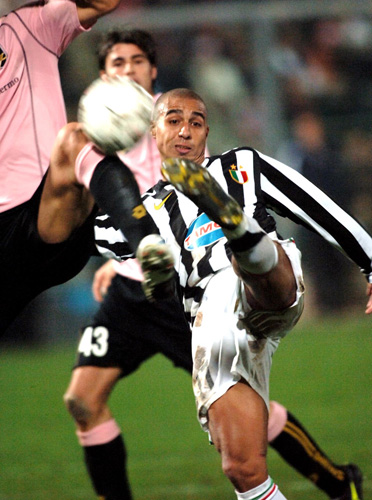 德科：冬窗很难引进适合巴萨的球员，球队现在状态良好（德科：冬窗难觅适合巴萨的引援，球队目前状态不错）