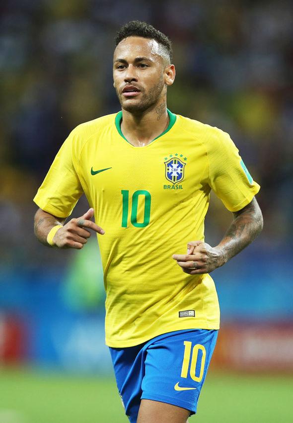 前三节手感在线！狄龙18中10得到27分3篮板2助攻（前三节手感火热！狄龙18投10中砍下27分3篮板2助攻）