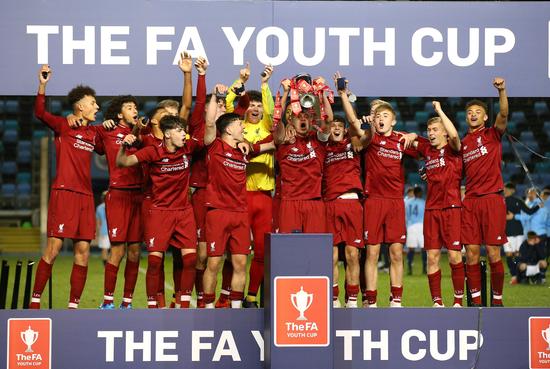 西甲：皇马主场3-0击败皇家贝蒂斯（西甲：皇马主场三球完胜皇家贝蒂斯）