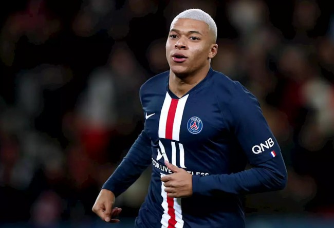 巴西女排3-2战胜日本女排，夺得世女排联赛半决赛冠军。（巴西女排五局险胜日本3比2，摘得世女排联赛半决赛桂冠）