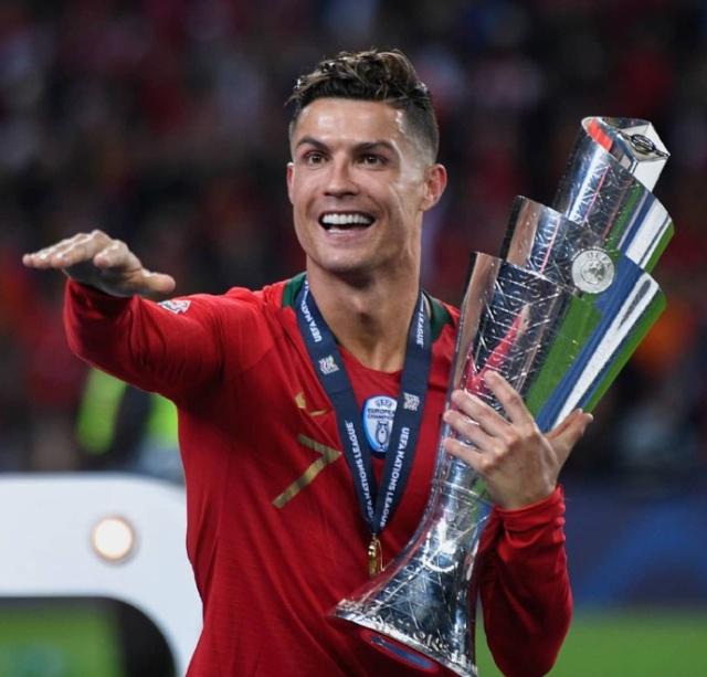 有些瞬间，会被历史记住（有些时刻，注定被历史铭记）