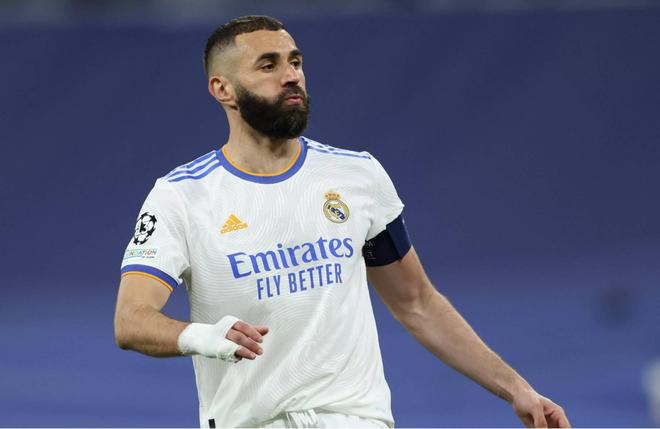 记者：国安厨师将退休，俱乐部将为其举办特殊的“退役”仪式（据记者报道，国安队大厨将退休，俱乐部将为其举行特别的“退役”仪式）