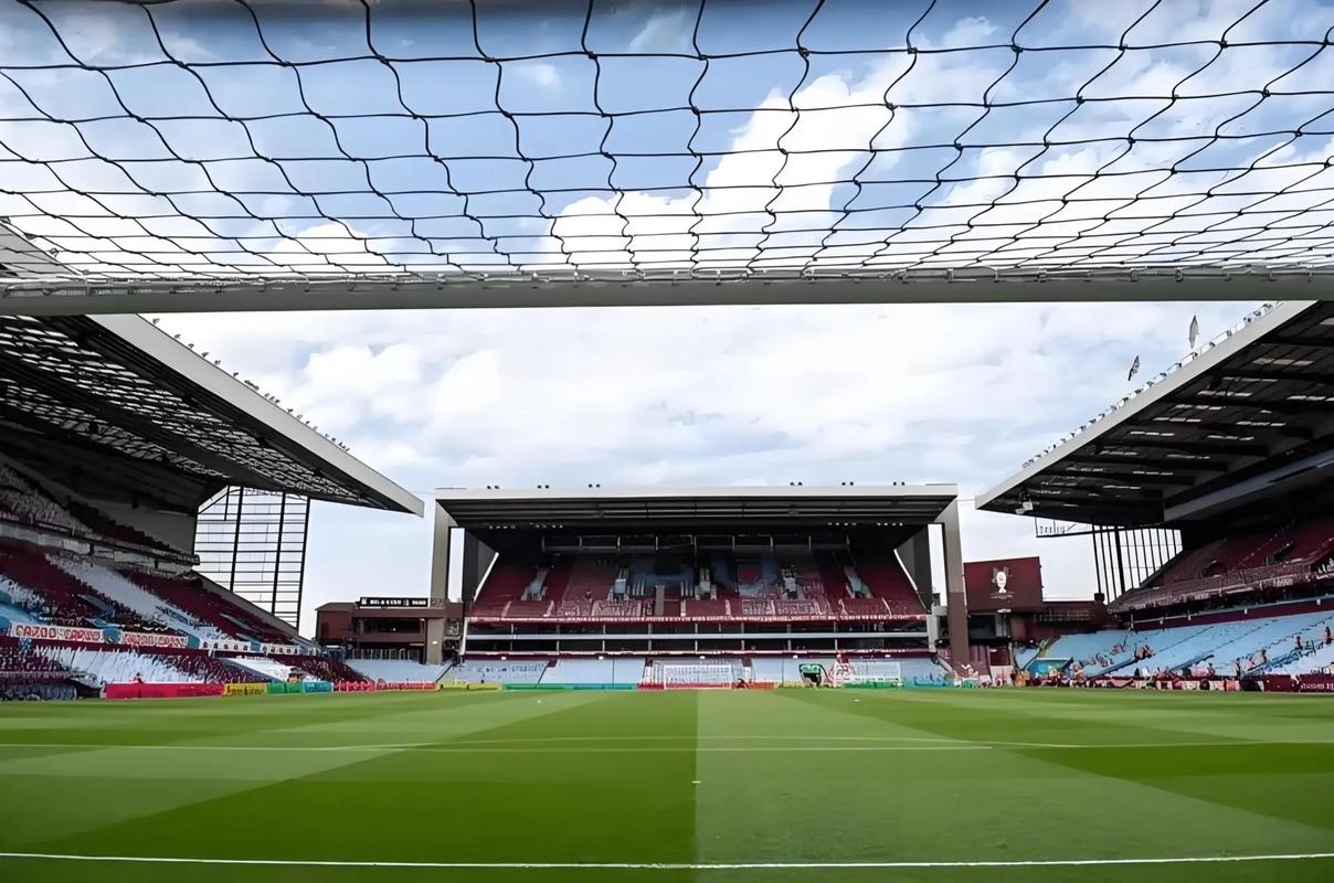 英超CEO：我们不会缩减至18队；夏季系列赛2027年继续举办（英超CEO：不考虑缩编为18队，2027年仍将举行夏季系列赛）