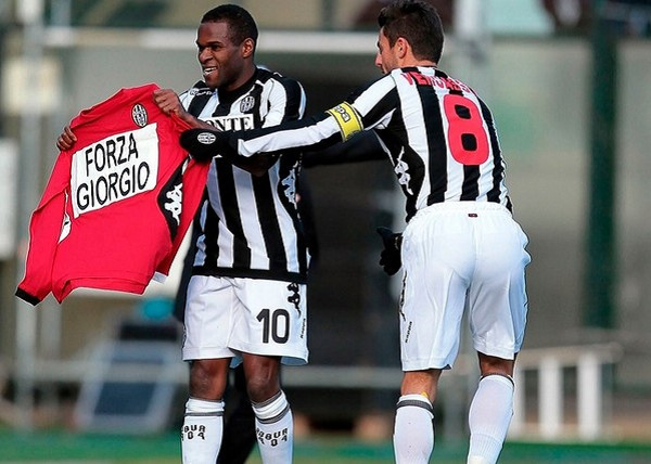 单场两红，皇马连续57个西甲主场无红牌遭终结（一役两红，皇马57场西甲主场零红纪录告破）