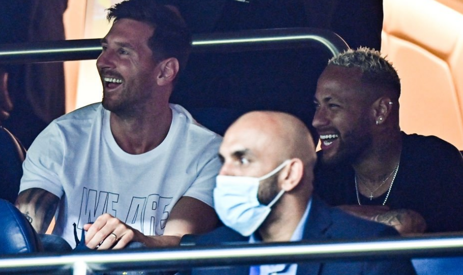 汉堡vs云达不莱梅：法比奥-维埃拉、洛孔加首发，菅原由势、施密德出战（汉堡对阵云达不莱梅：法比奥-维埃拉、洛孔加先发，菅原由势、施密德亮相）