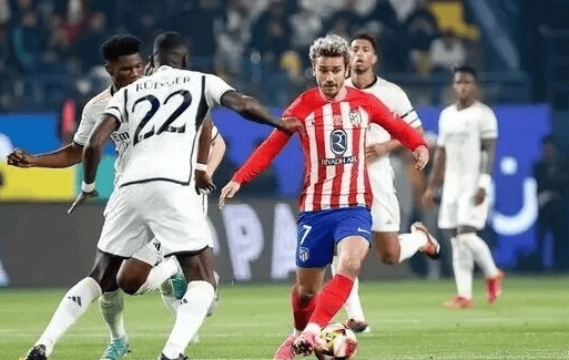 李霄鹏：希望球队能发挥出应有水平，明天奉献一场精彩的比赛（李霄鹏：盼球队打出应有水准，明日献上精彩一战）